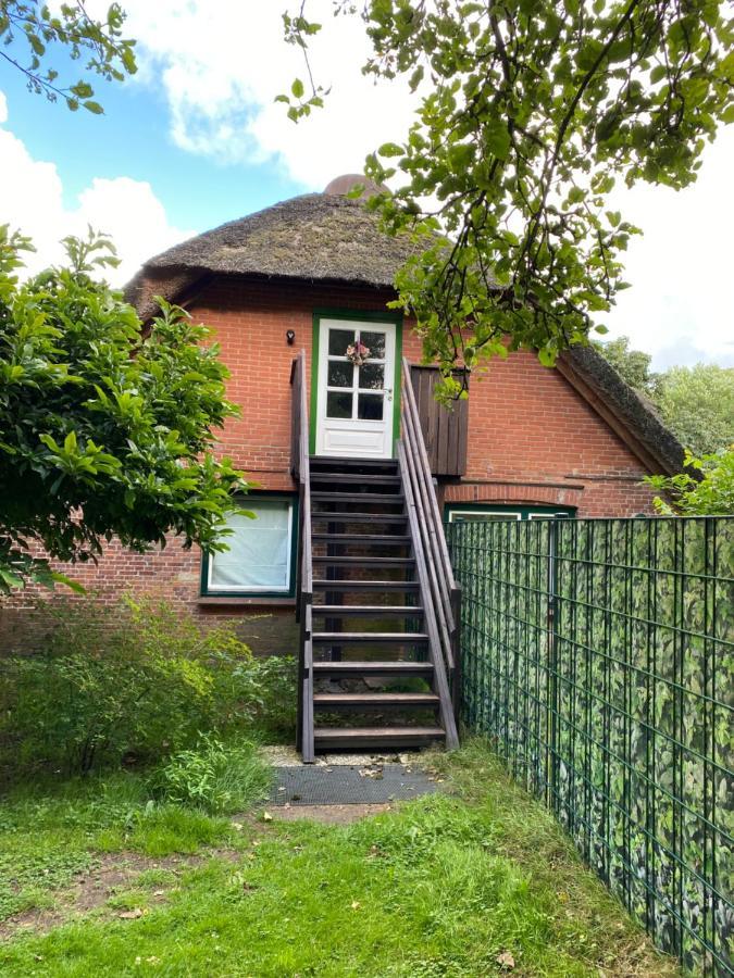 Stilvolle Ferienwohnung Unter Reet In Windbergen Eksteriør billede