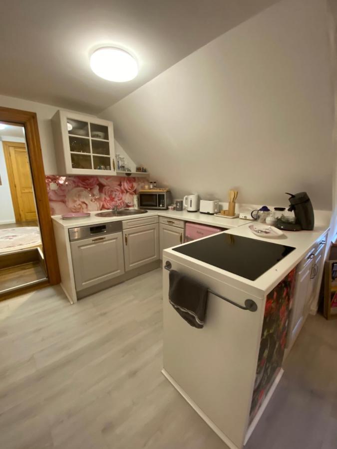 Stilvolle Ferienwohnung Unter Reet In Windbergen Eksteriør billede